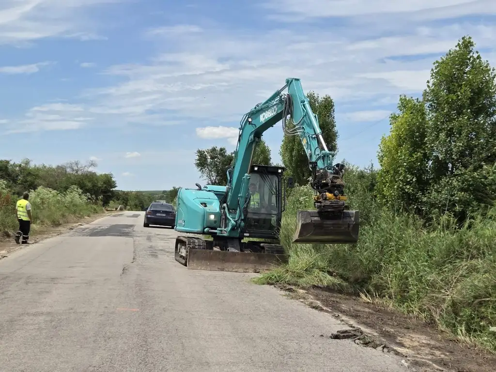 Областният управител Айлин Башева провери на място ремонта на пътя за Самуил